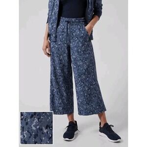 Athleta Avenue Wide Leg Crop Pants Blue Zip Pockets Drawstring Women's Size 12